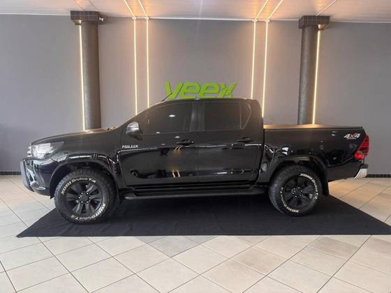 TOYOTA HILUX 2.8 SRV 4X4 CD 16V DIESEL 4P AUTOMÁTICO